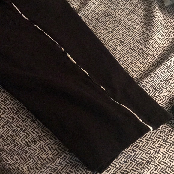 Chico’s Soft Capri Joggers - Picture 5 of 6